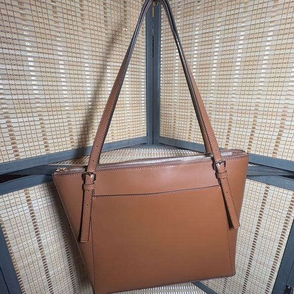 Michael Kors Voyager Large Saffiano Leather Tote - Picture 10 of 14